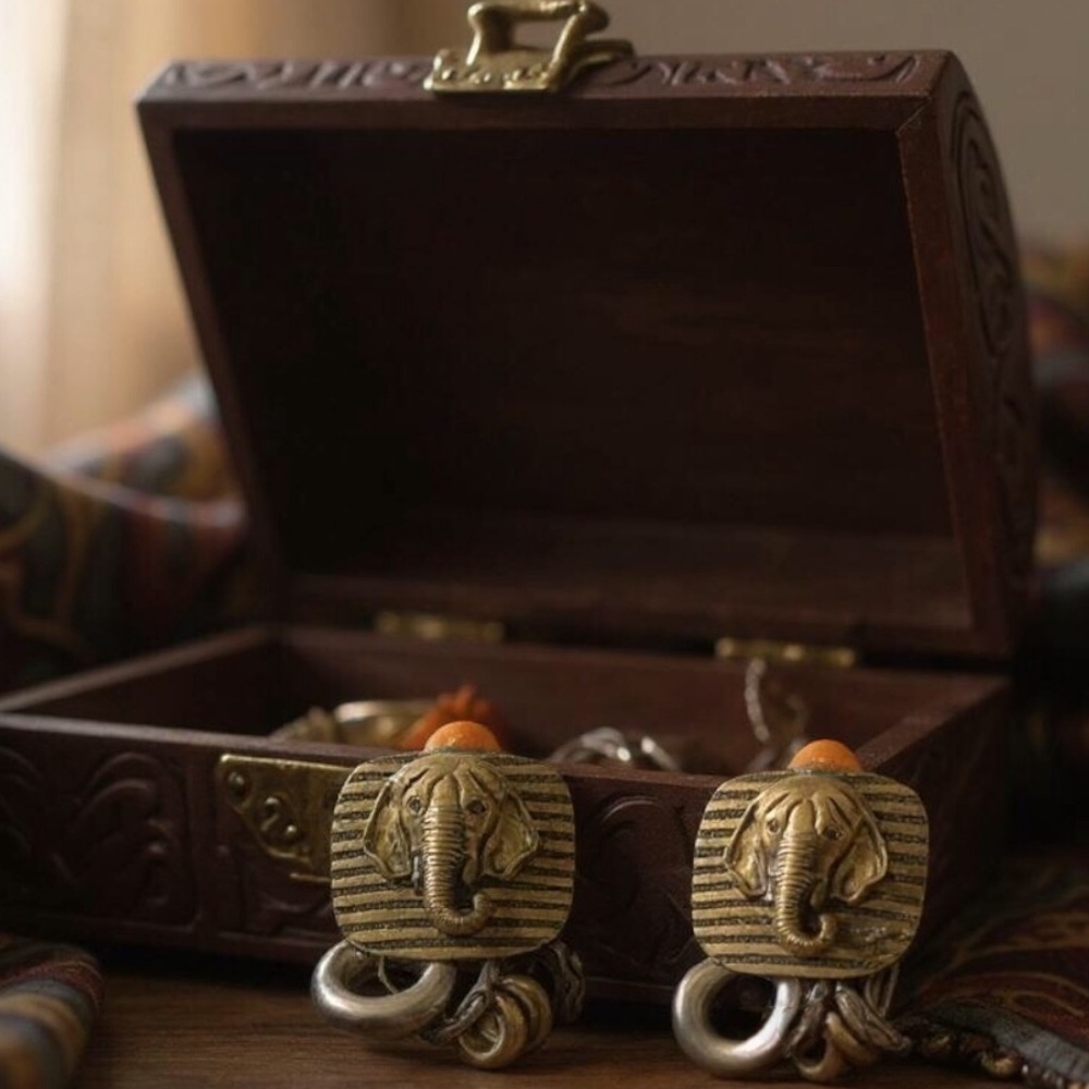 SALE | 80s Brutalist Elephant Safari Detachable Dangling Hoop Clip-On Earrings - Picture 2 of 8